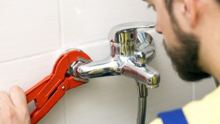 Replacing the bathroom faucet